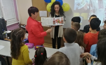 Тайнството на българската шевица в Лятната езикова занималня във В. Търново
