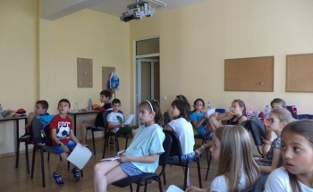 Ваканция Cambridge English и през юли!