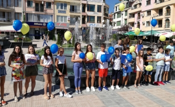 Връчване на сертификатите на Кеймбридж в Училища ЕВРОПА - Петрич
